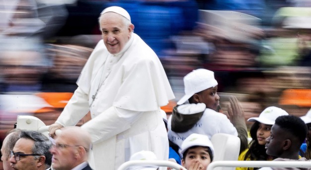 Erdélybe is ellátogat Ferenc pápa a hét végi romániai útján