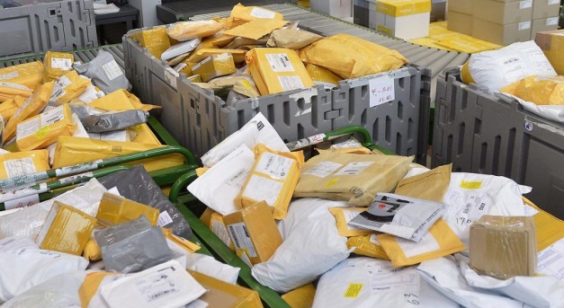 Változik a postai csomagok szállítási díja
