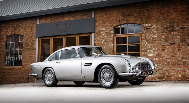 Elárverezik James Bond Aston Martinját