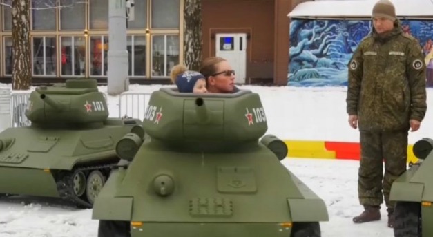 Orosz szabadidőpark: tankpálya gyerekeknek