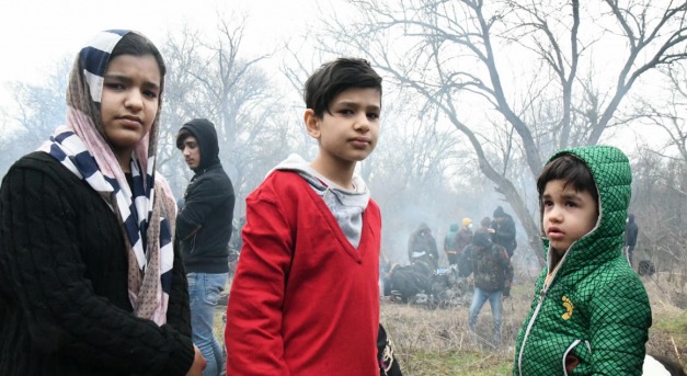 Öt uniós állam fogadná be a görög menekülttáborokban rekedt gyerekeket