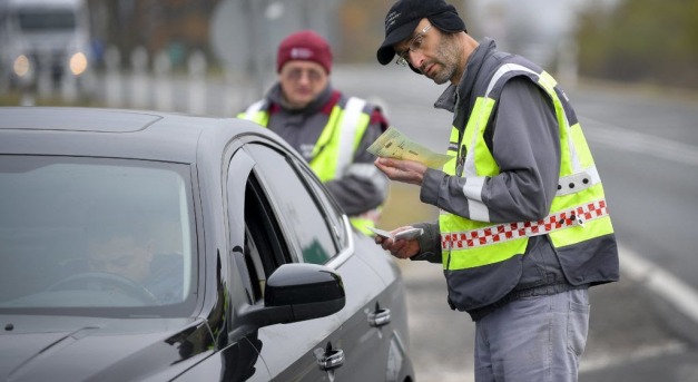 Hamarosan jogsi és forgalmi nélkül lehetne autózni