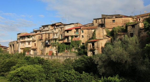 Egy euróért árulják a házakat a vírusmentes olasz kisvárosban,Calabria tartományban