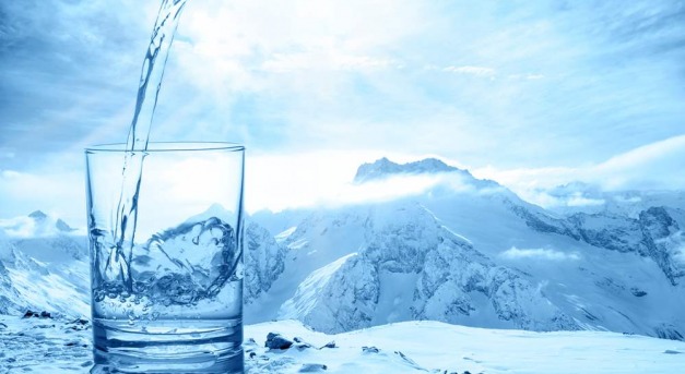 Grönlandi gleccser palackozott vize nyerte az Ördög Köve-dijat