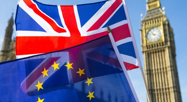 Pénzzel segítené a brit kormány az önként hazaköltöző EU-s állampolgárokat