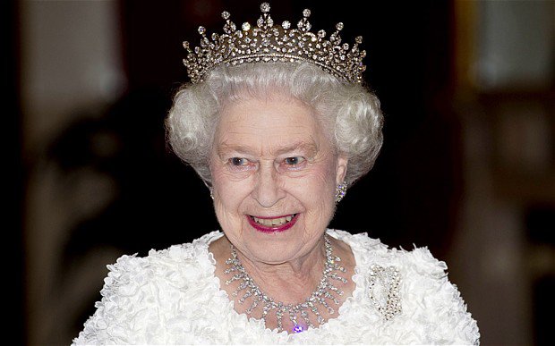 II. Erzsébet királynő soha nem járt iskolába?