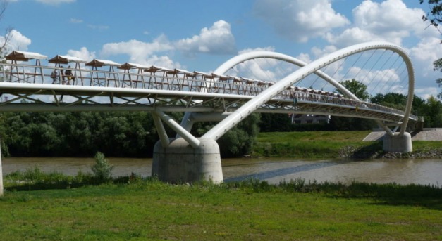 A Tiszán ível át 2021 legszebb hídja
