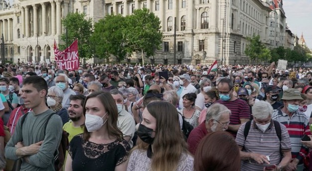 Visszakozott a kormány a Fudan ügyében