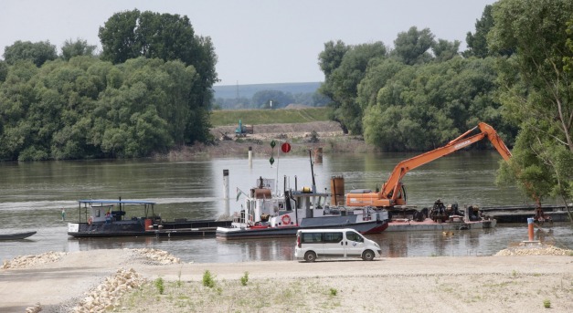 Letették a Kalocsa-Paks Duna-híd alapkövét