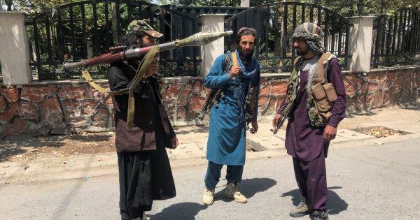 A menekülő afgán jegybankelnök az államfőt okolja a káoszért