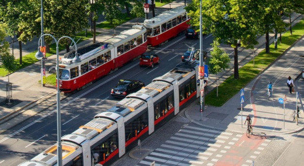 Tömegközlekedő utasok is vinnék a csomagokat