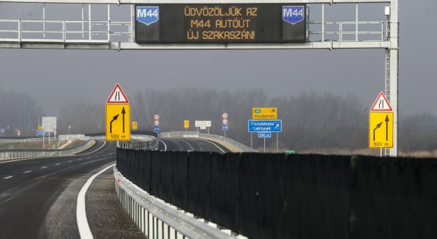 Hivatalos, így épülnek 35 évig autópályák Magyarországon