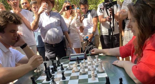 Egy véletlen sakkparti a parkban: Polgár Judit nyert a mai világbajnok ellen