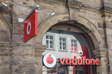 Bevásárolja magát az állam a Vodafone-ba
