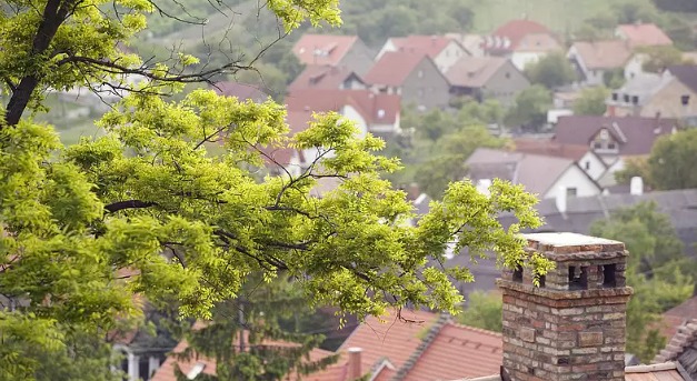 Tovább nyílik az ingatlanolló