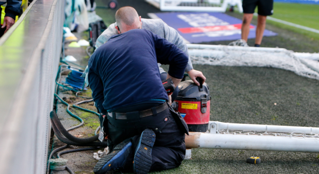 Le kellett fűrészelni a kaput, mert túl magas volt