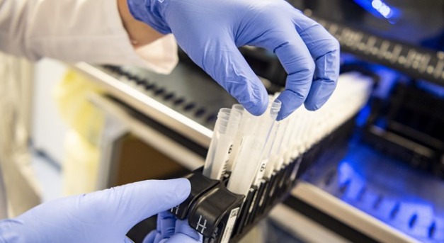 A PCR tesztek felét a lakosság fizette