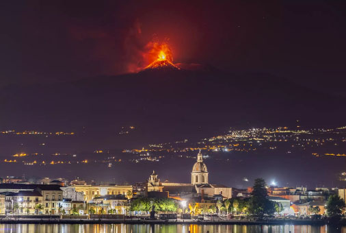 Kitört az Etna, leállították a légi közlekedést
