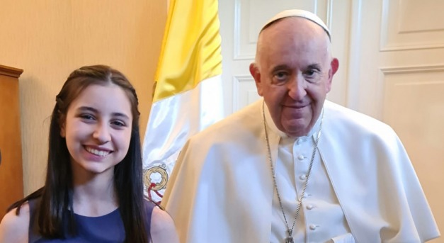Egy 15 éves hegedűművészt fogadott utoljára Ferenc pápa Budapesten