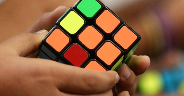 Világrekord: 3,13 másodperc alatt rakta ki a Rubik-kockát