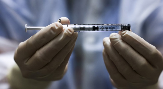 Új covid-vakcina készül, a terjedő Eris ellen