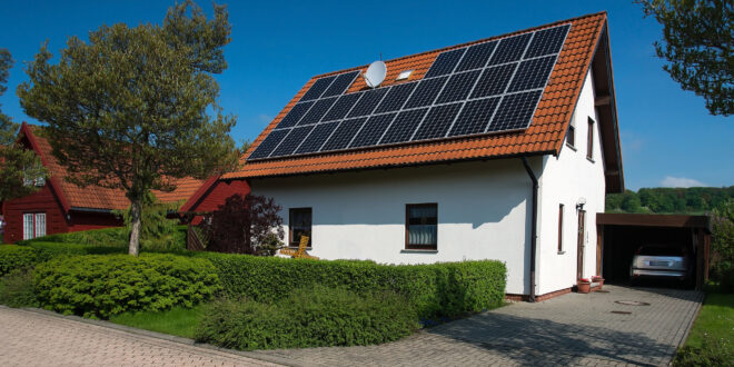 Állami támogatással telepíthetők olyan napelemes rendszerek, melyekhez akkumulátor is tartozik