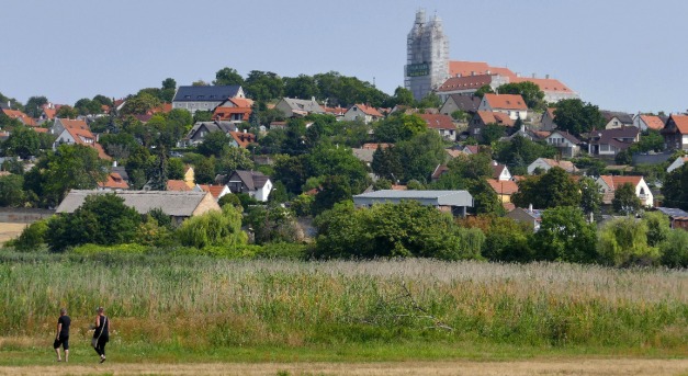 Mennyit ér jövőre a falusi CSOK?