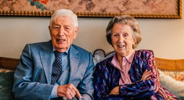 Beteg, idős férj és feleség kézenfogva halt meg, saját elhatározásból, eutanáziával