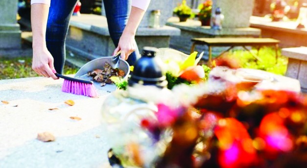 Tavaszi nagytakarítás a Tolna vármegyei temetőkben