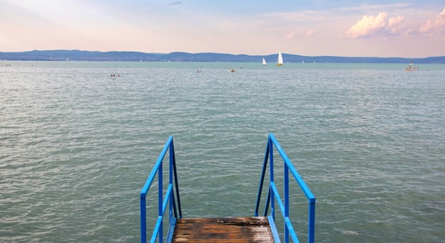 Ennyivel emelkedtek a szállásárak a Balatonnál