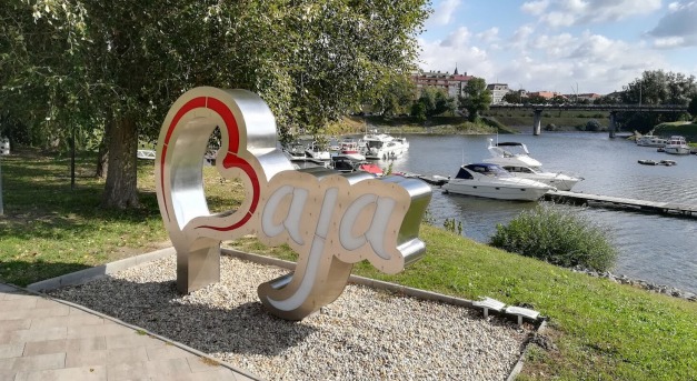 Baja, a sétányok városa