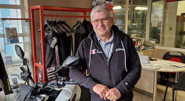 Élete és munkája: a motorok és az autók