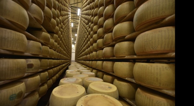 Parmezánsajtokat raboltak, több mint százezer euró értékben