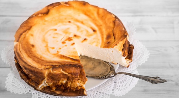 Ősrégi recept, amit diétázók is ehetnek: bizánci sajttorta