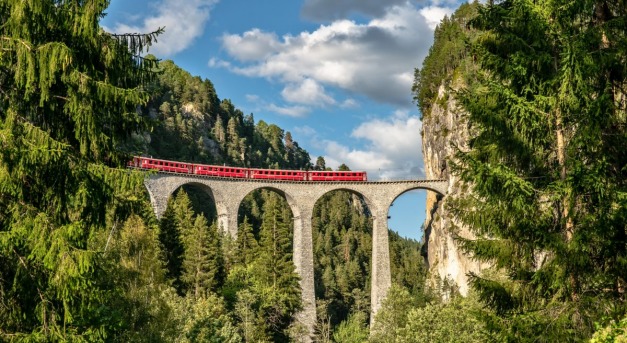 Rekorder vonat, a svájci vasút múltja és jelene
